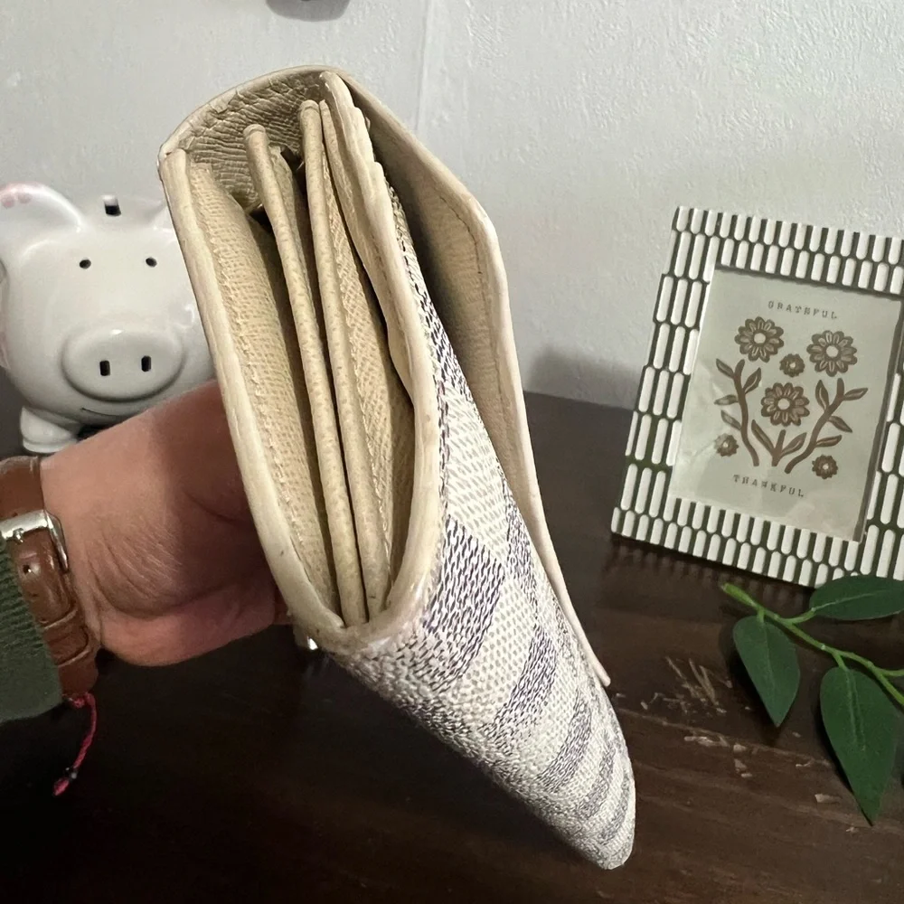 Louis Vuitton Damier Azur Sara Long Wallet - Picture 4 of 17